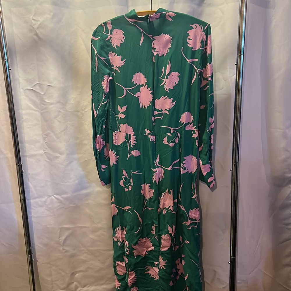 Long sleeve H&M dress with button slit - Picture 5 of 6